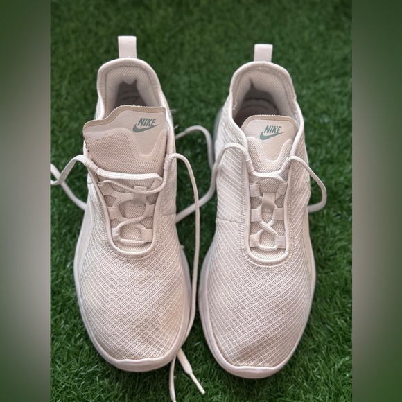 Nike Shoes - Nike Air Max Motion 2
White Ocean Cube Size 9